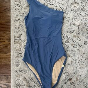 Long torso size 4LT summersalt sidestroke bathing suit